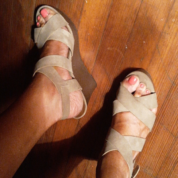 Sandals - Picture 2 of 4